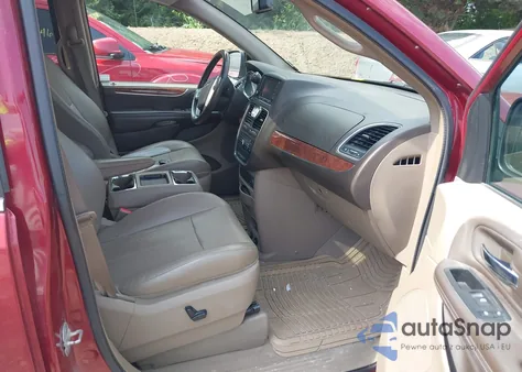 2011 Chrysler Town & Country Touring-L из США, поврежденный, VIN 2A4RR8DG6BR610488